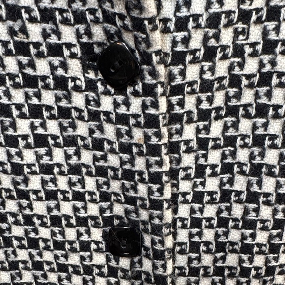 Beautiful Talbots Black and White Check Blazer Petite Size 8 - Picture 5 of 9